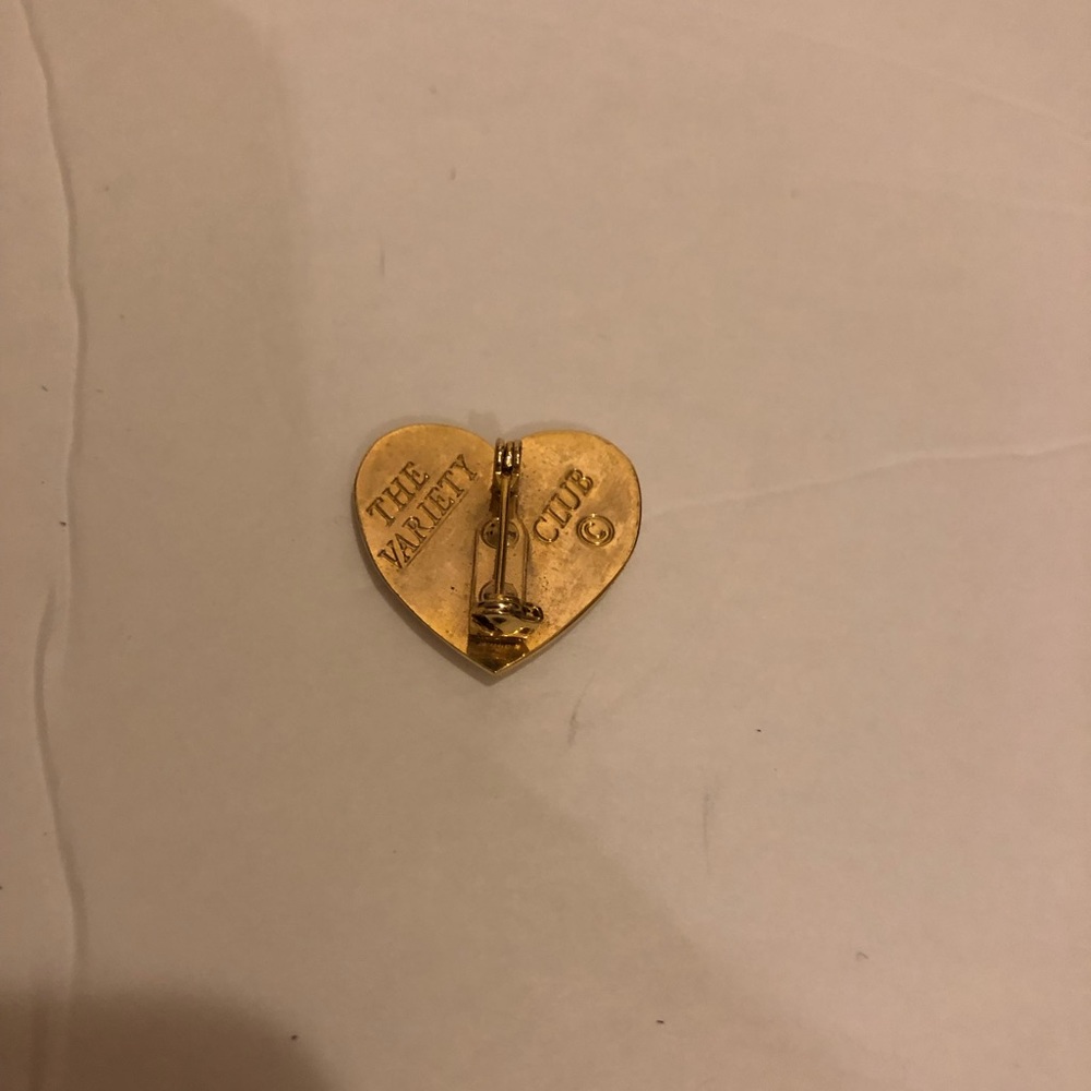 Variety club heart pin - Picture 5 of 6